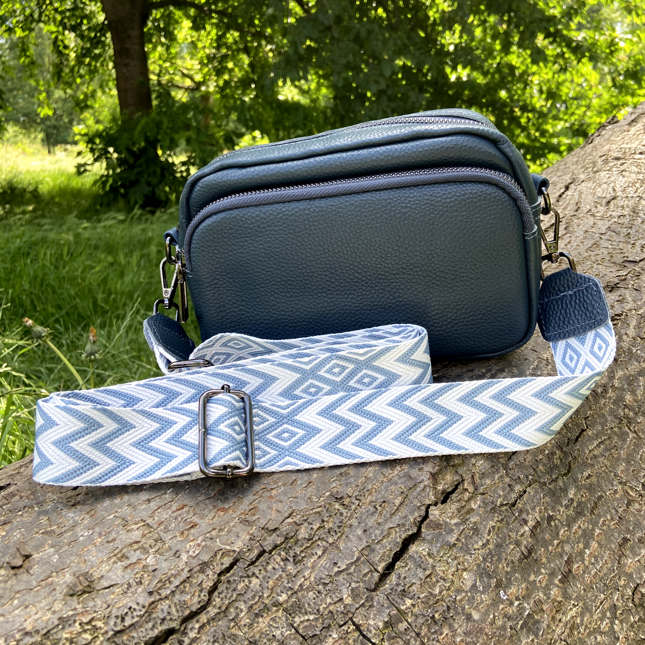 The Éclat – Bolso bandolera de piel y accesorios