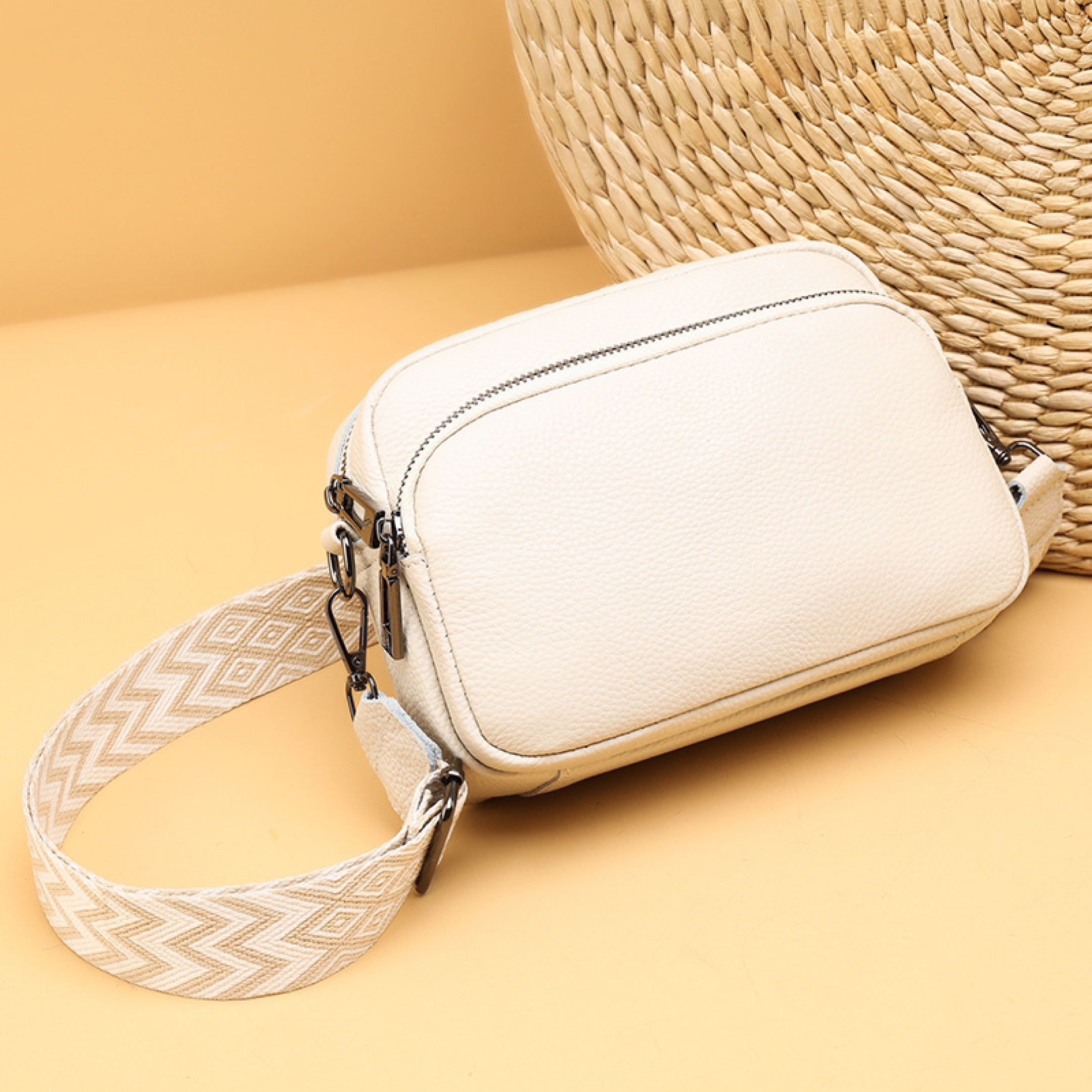 The Éclat – Bolso bandolera de piel y accesorios