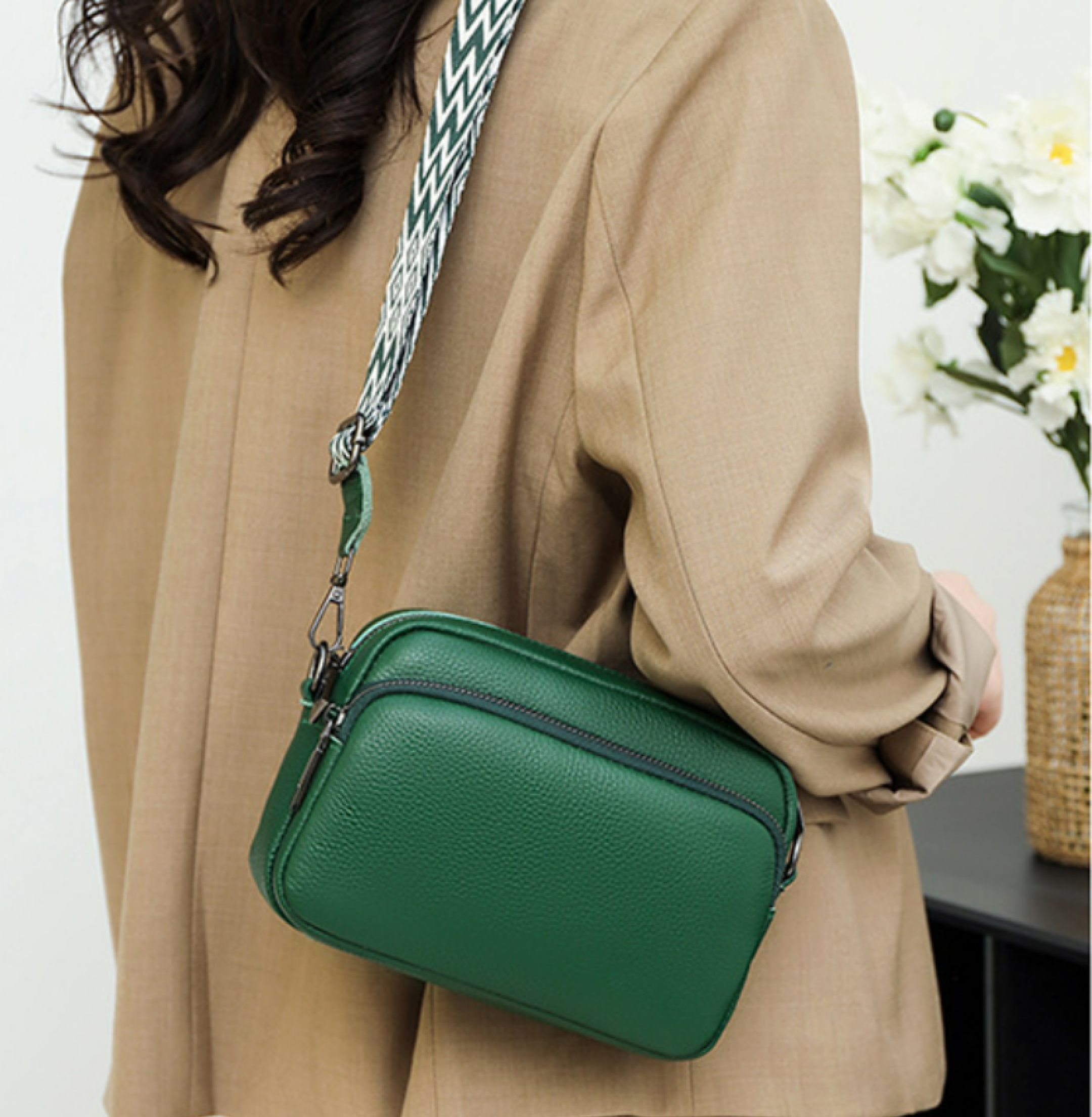 The Éclat – Bolso bandolera de piel y accesorios