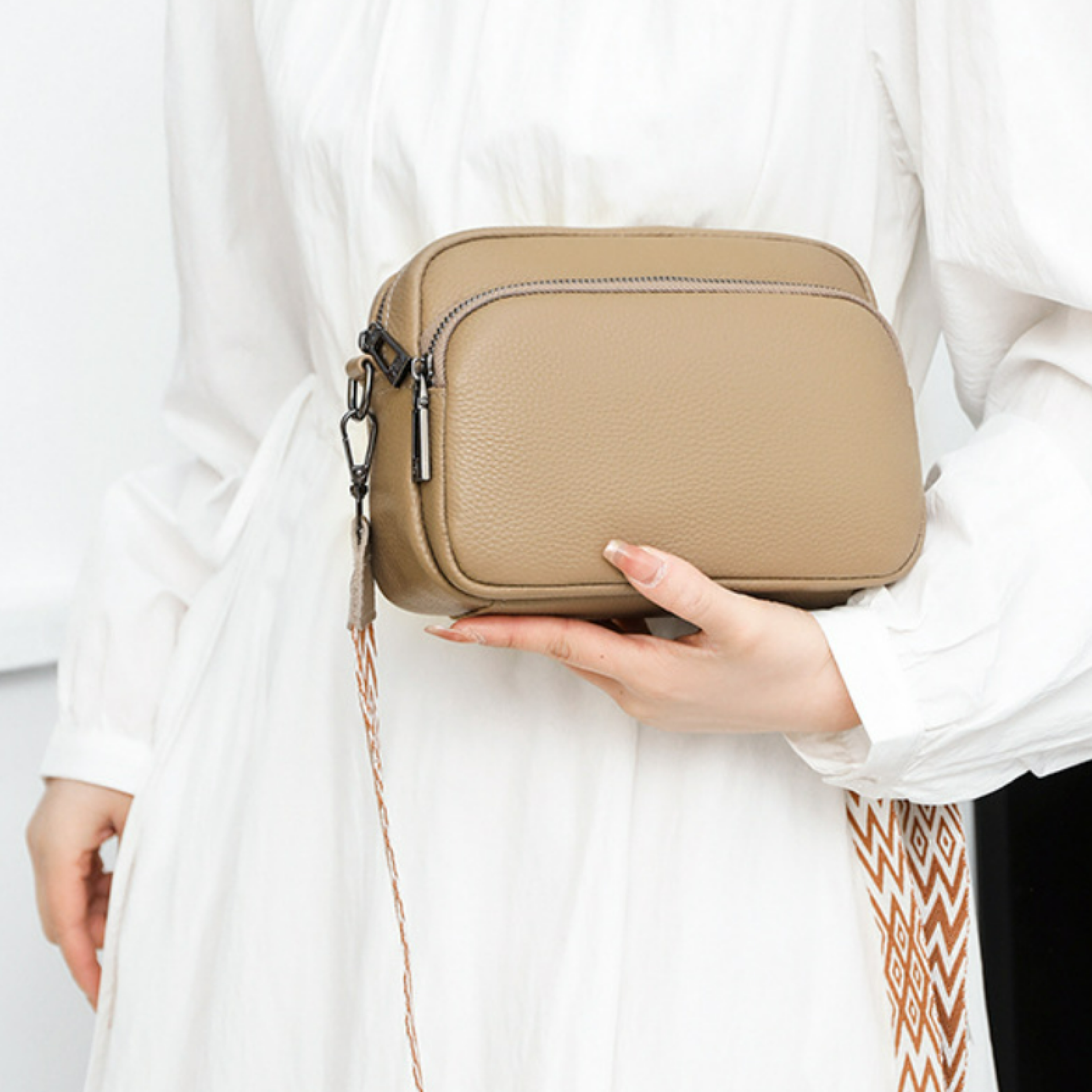 The Éclat – Bolso bandolera de piel y accesorios